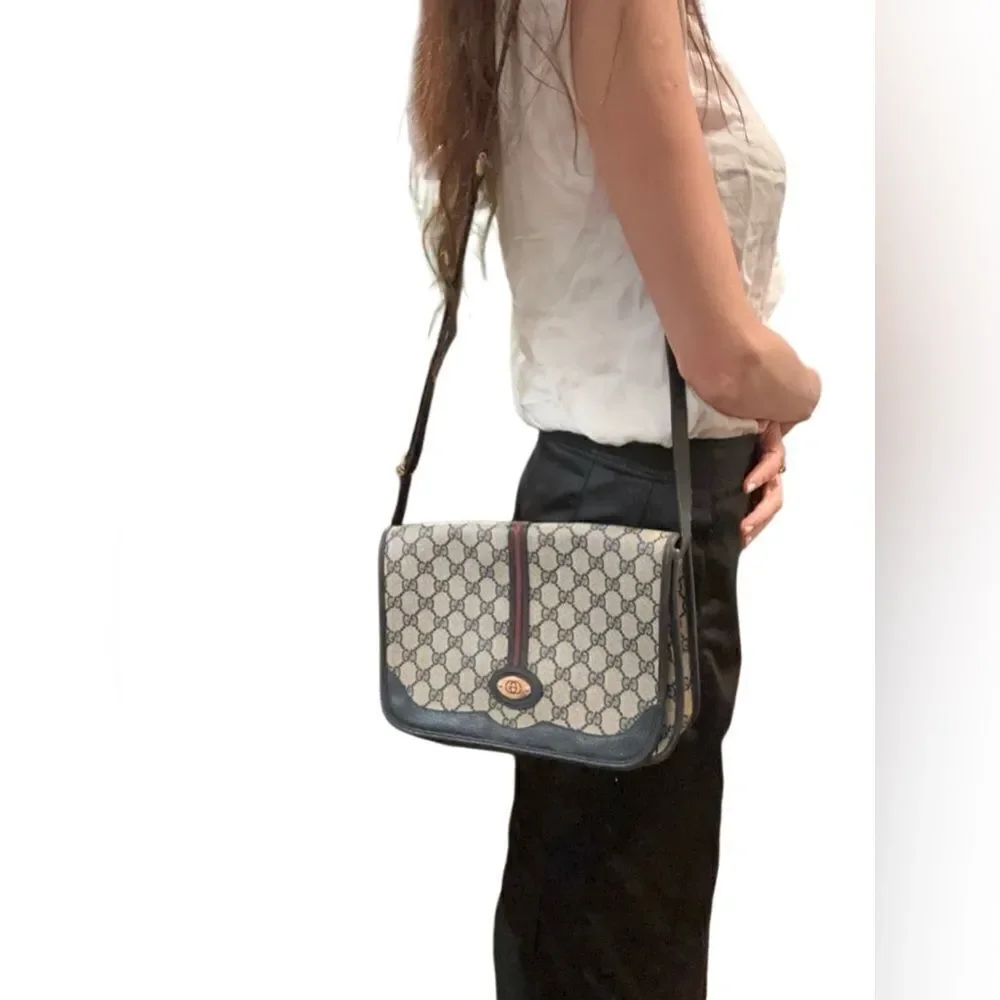 Gucci vintage timeless crossbody bag